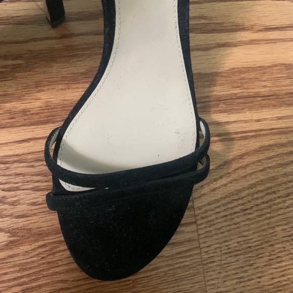NWOT Stuart Weitzman Skinny Strap Low Heels - Picture 3 of 5